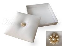 Make your big wedding day a luxury one by starting the invitation with NANGFA's world famous silk invitation boxes featuring crystal embellishments with czech rhinestones and fine silk lining. Each box can be ordered individually in your custom color and 