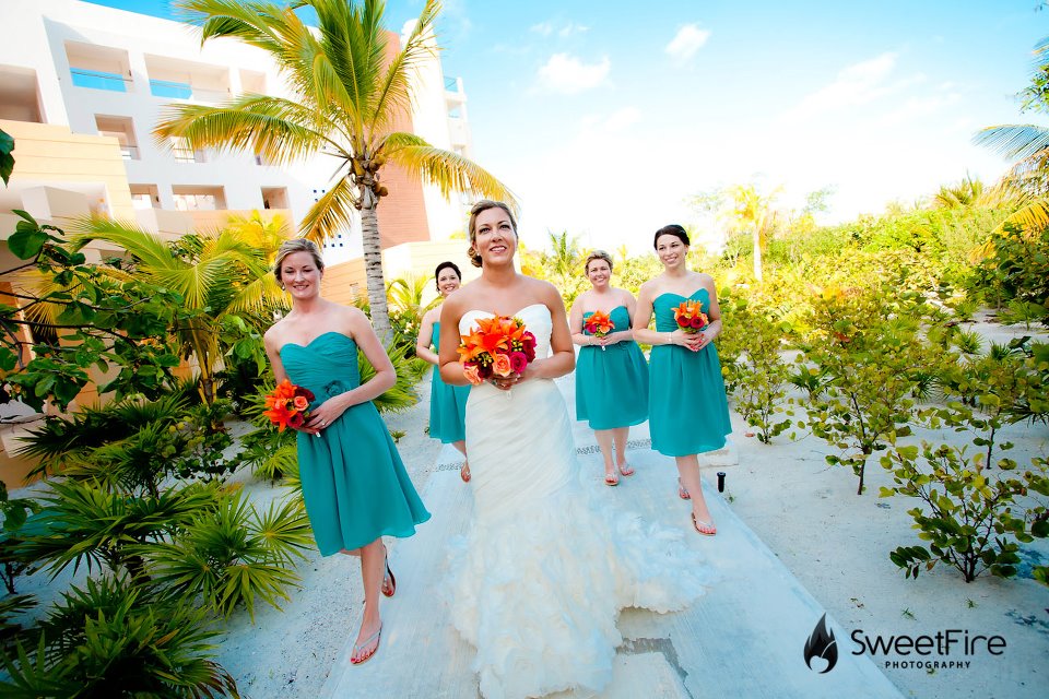 Excellence Playa Mujeres Brides Post Here!