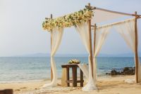 K&J lasCaletas, Trendy style for a beach wedding
