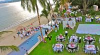 150 guests wedding with ceremony on the beach. White, black and pink colors... a total hit!