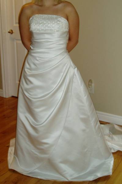 David Bridal St. Tropez Wedding Dress