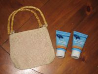 Spa favor: Weave bag with B&BW shower gel and lotion